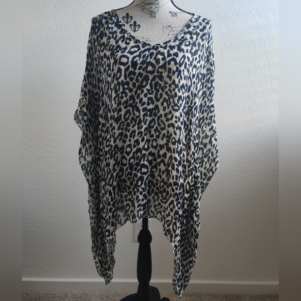 🆕 Blue Life Leopard Cheetah animal Print Poncho Top (XS/S) (2/$15)